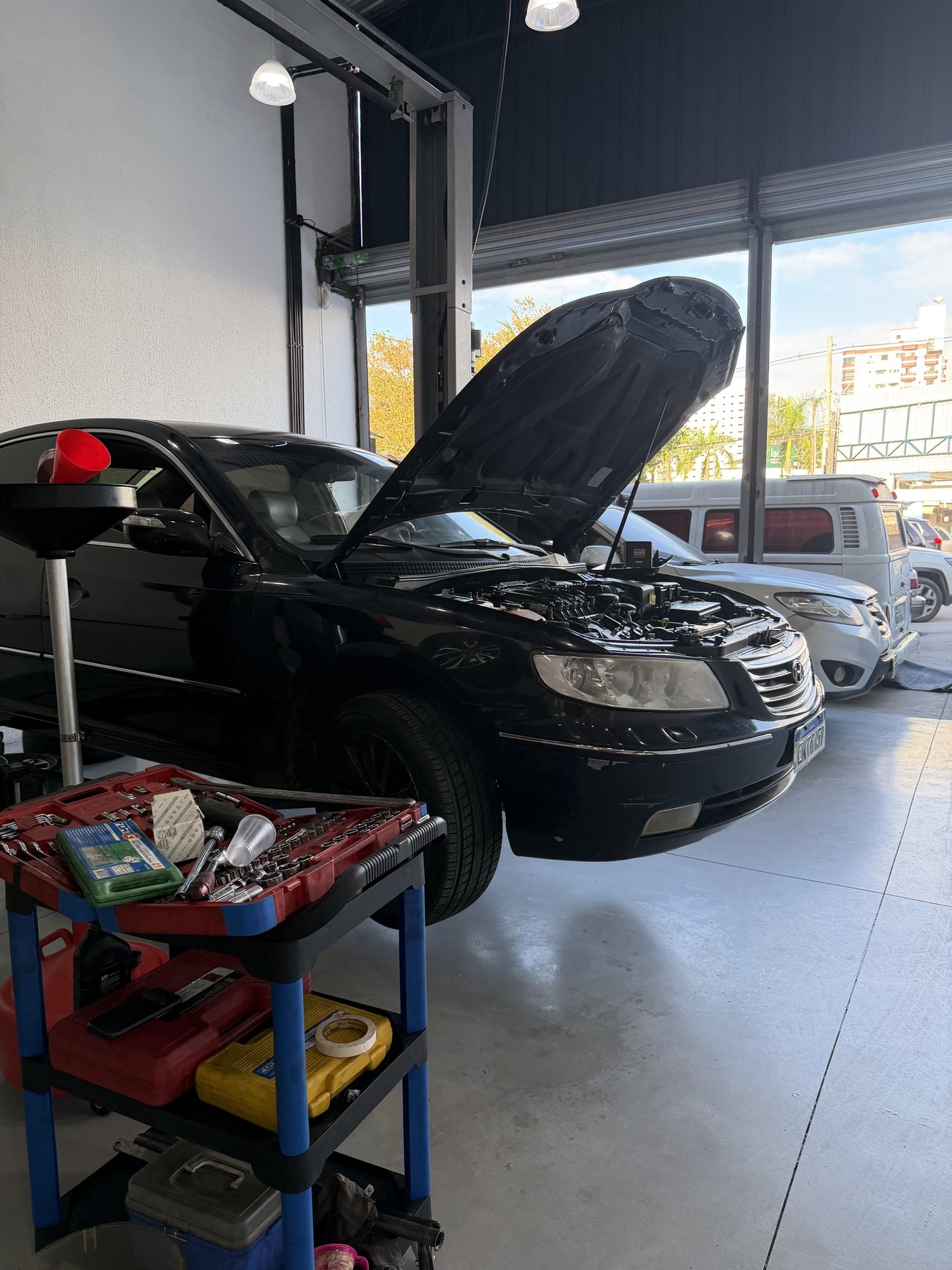 Mecânico em serviço