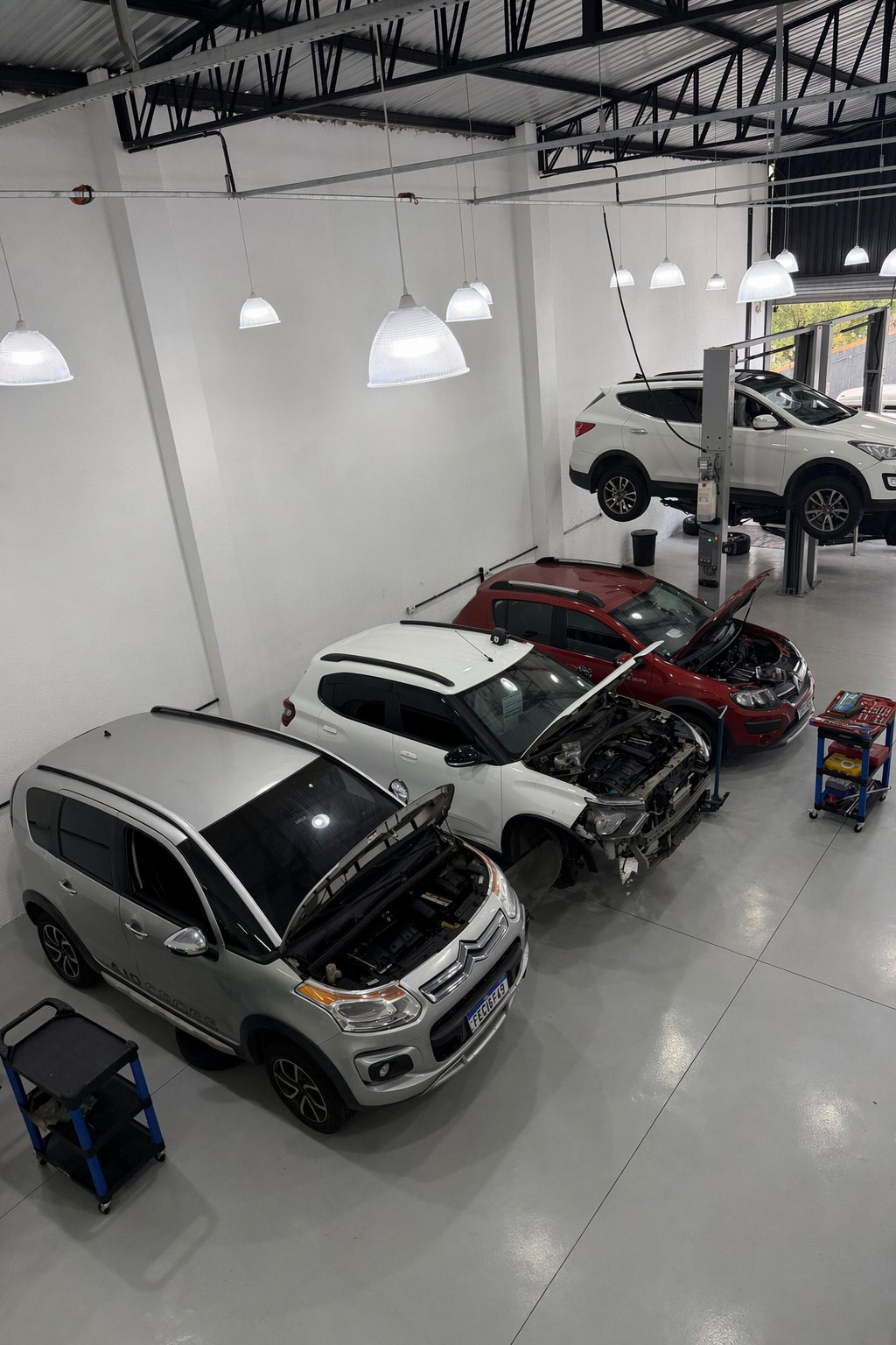 Interior da oficina Fast Mecânica